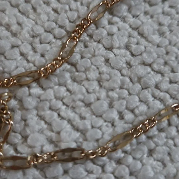 Gold Envelope Purse Necklace - Picture 9 of 10